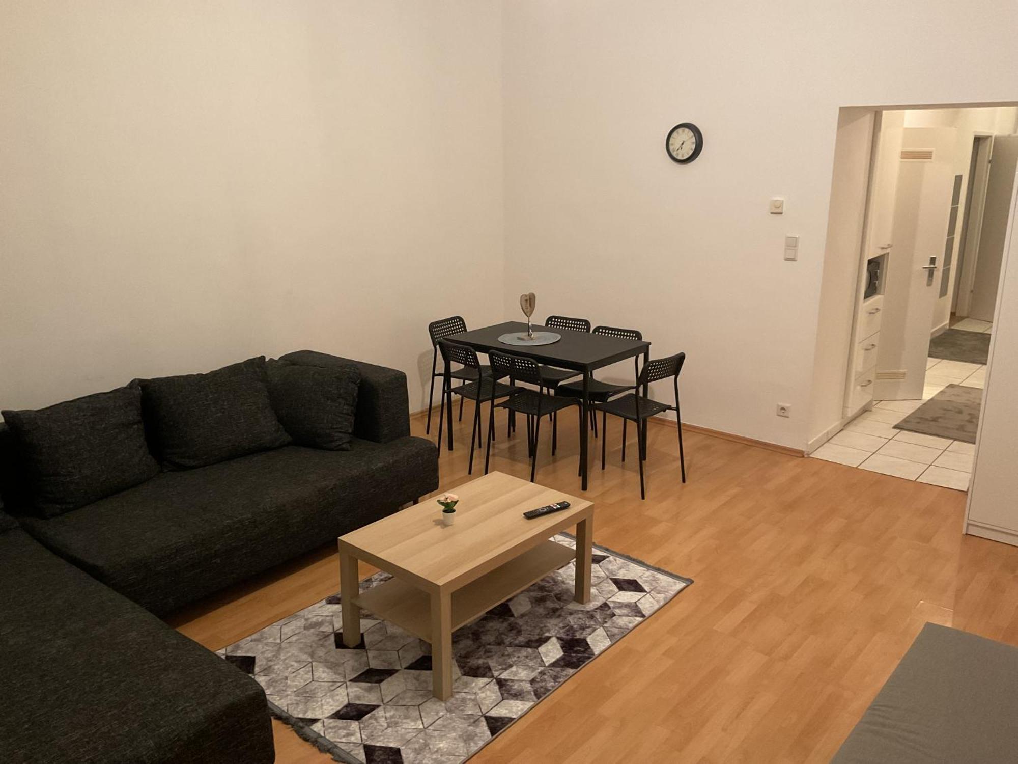Palace Apartment *